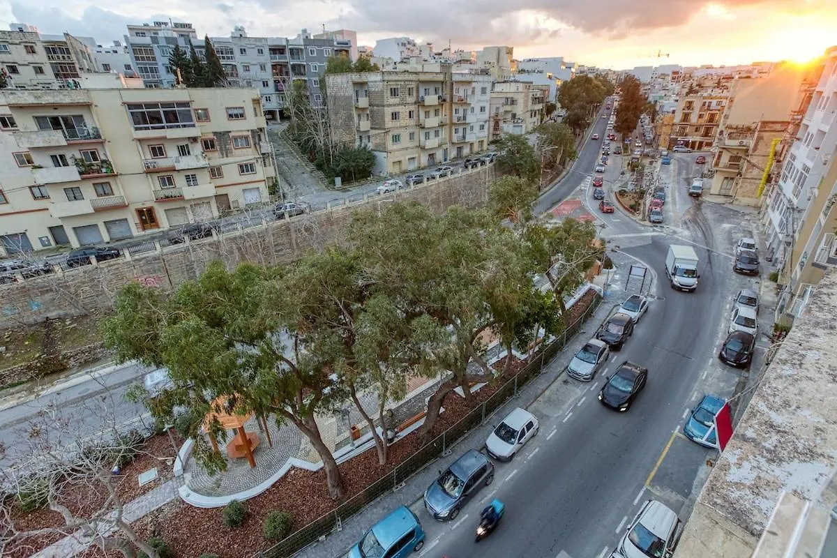Central 3 Bedroom Modern Apartment In St Julians Saint Julian's