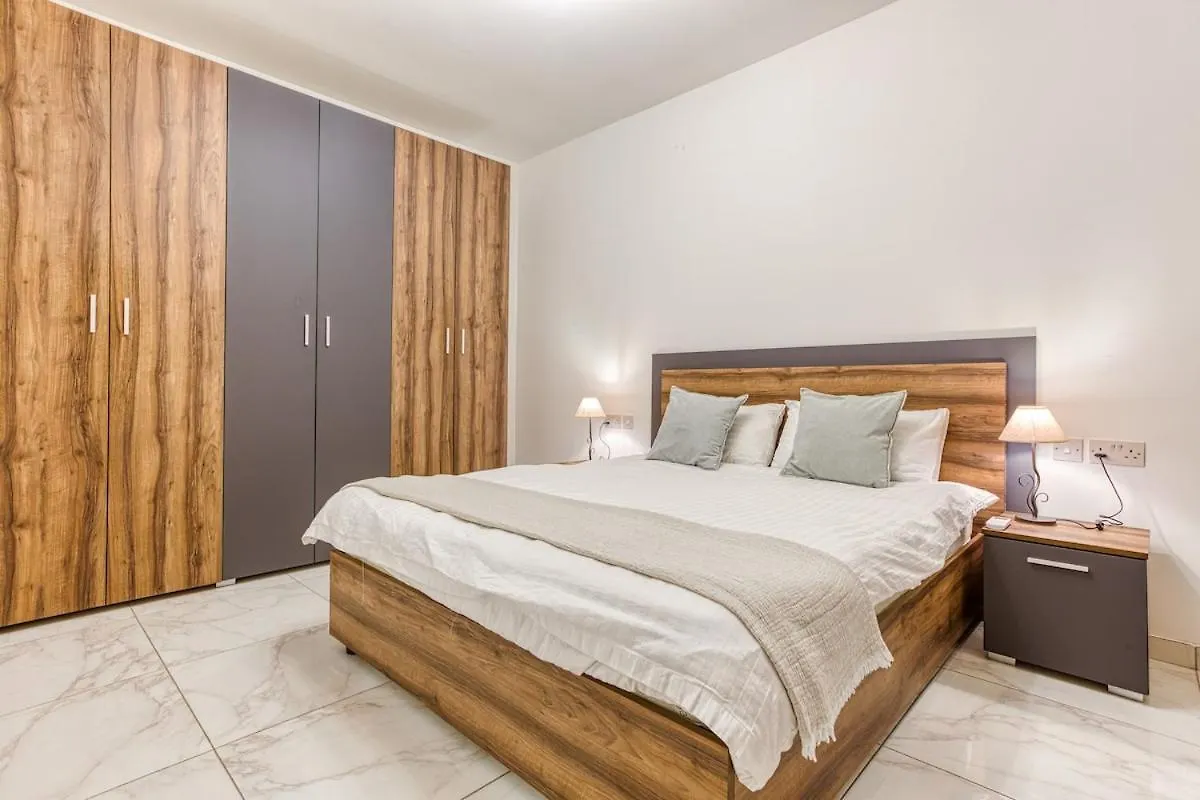Central 3 Bedroom Modern Apartment In St Julians Saint Julian's