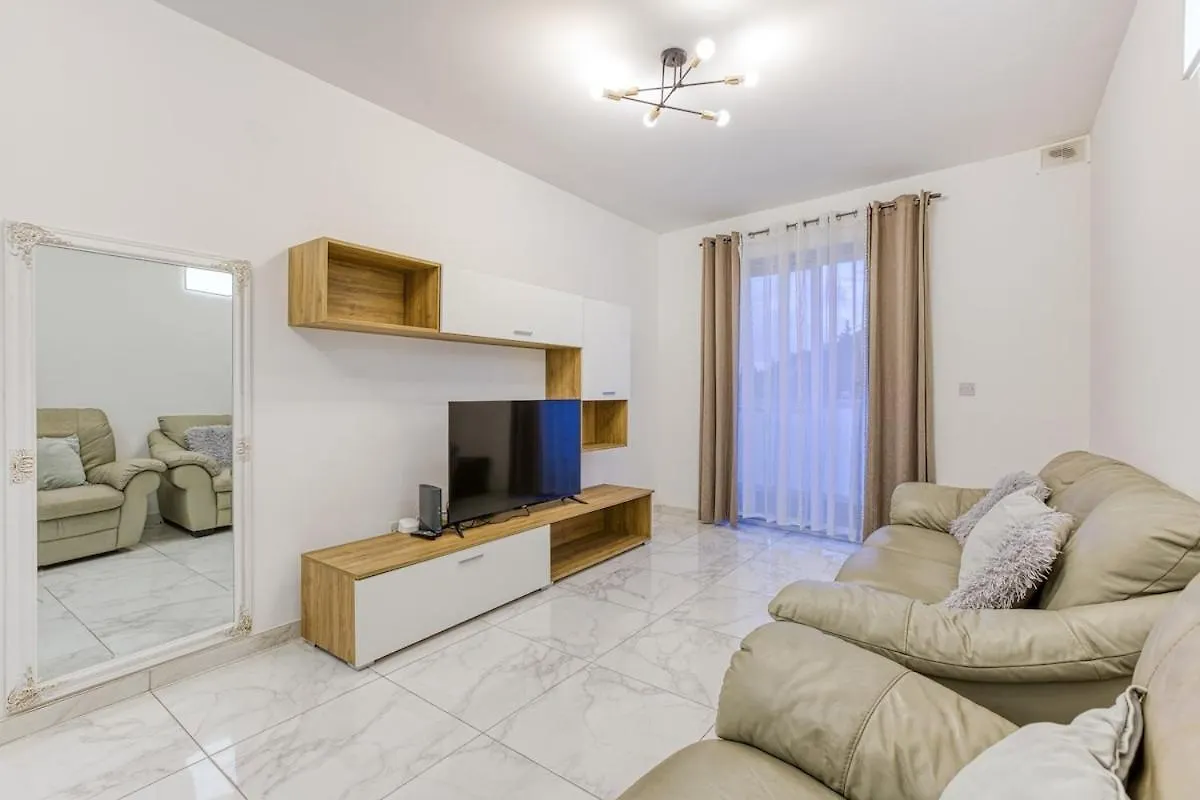 Central 3 Bedroom Modern Apartment In St Julians Saint Julian's