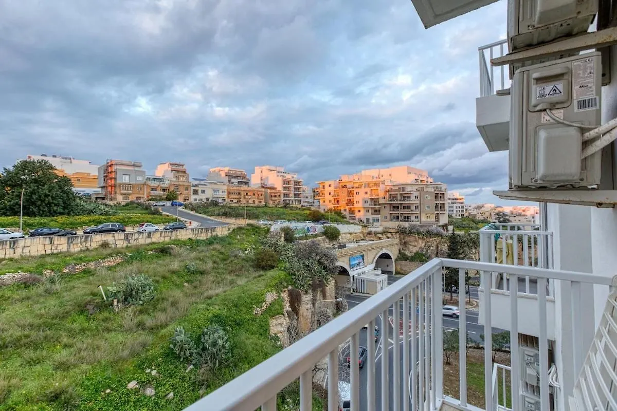 Central 3 Bedroom Modern Apartment In St Julians Saint Julian's