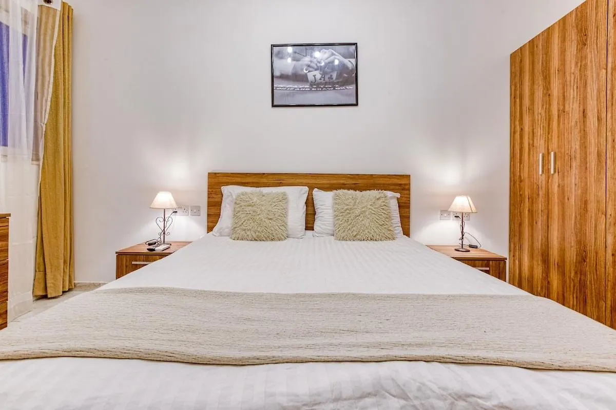 Central 3 Bedroom Modern Apartment In St Julians Saint Julian's