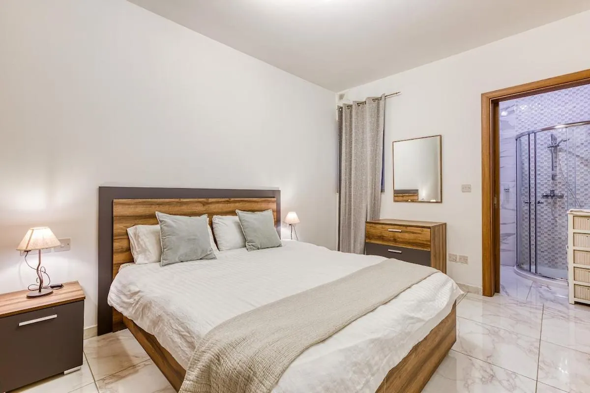 Central 3 Bedroom Modern Apartment In St Julians Saint Julian's