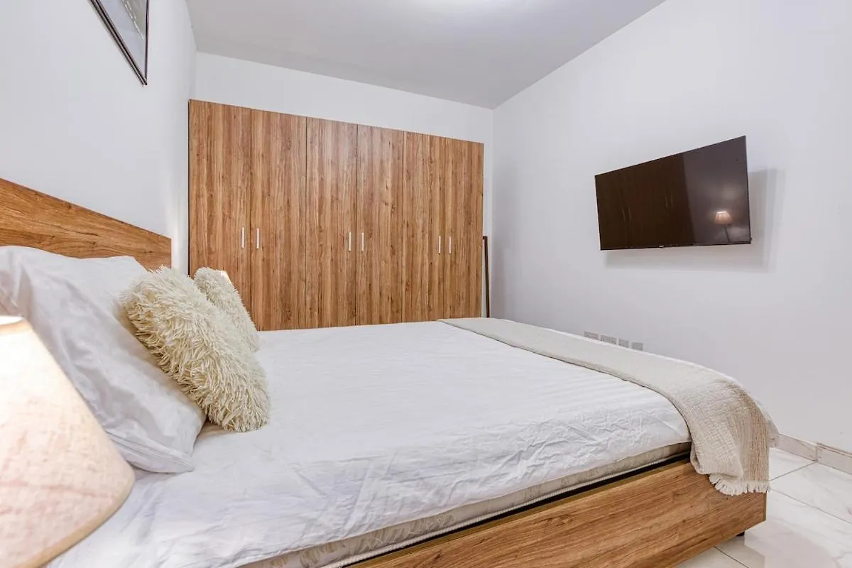 Central 3 Bedroom Modern Apartment In St Julians Saint Julian's 0*,