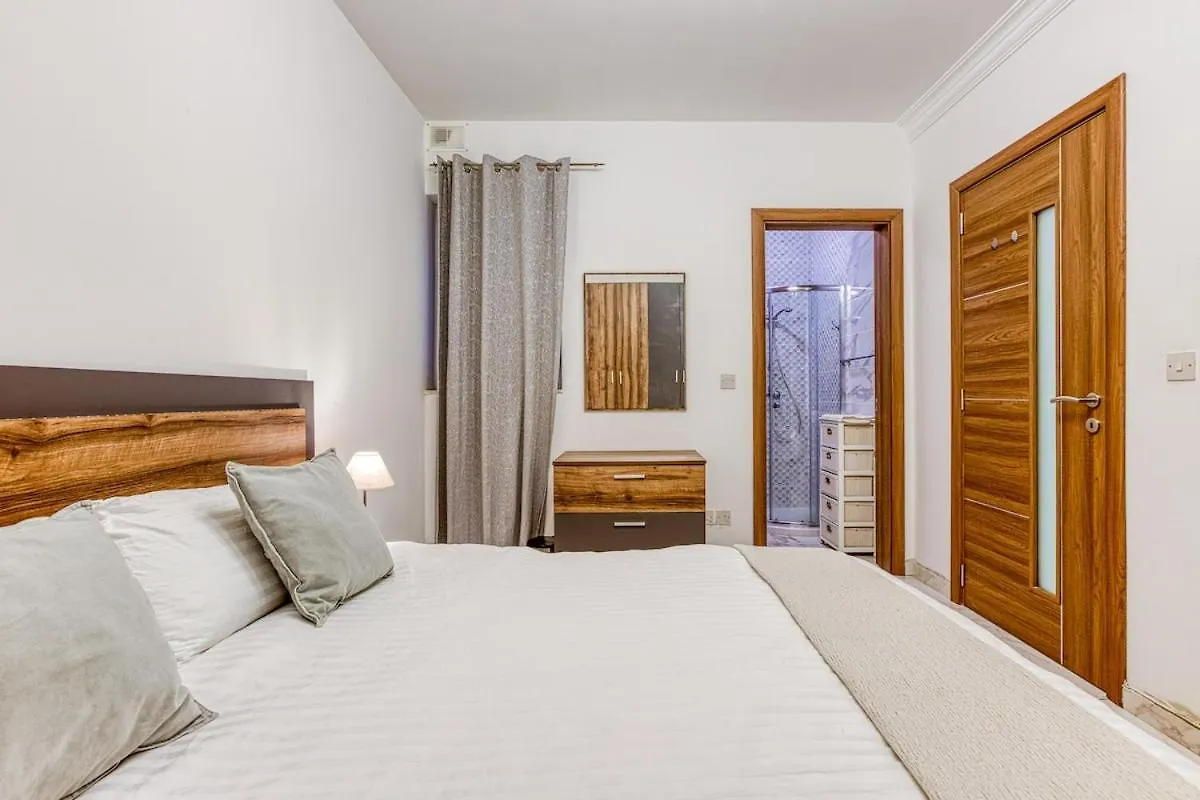 Central 3 Bedroom Modern Apartment In St Julians Saint Julian's